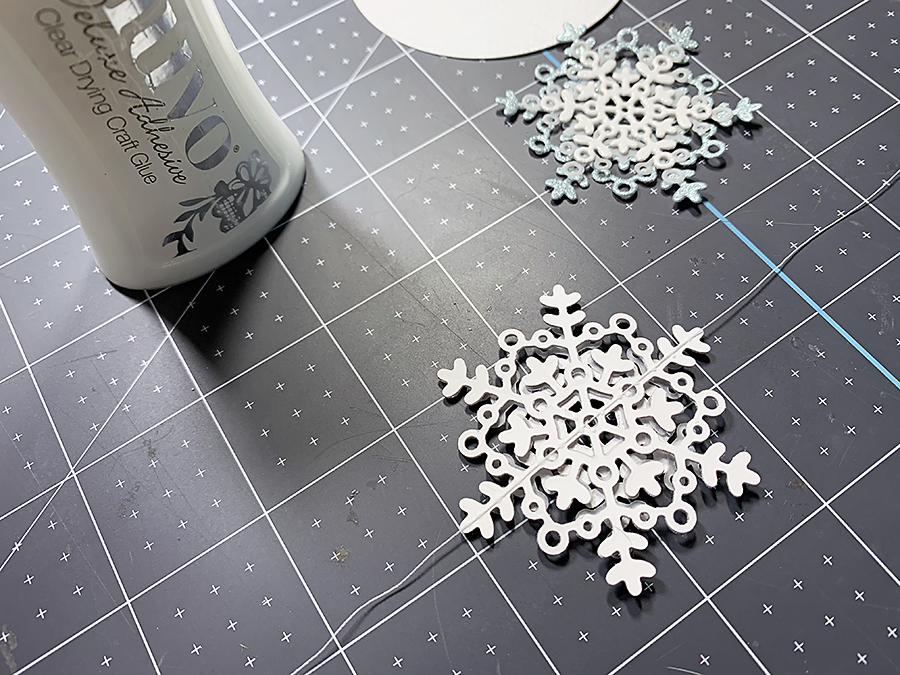 Snowflake Spinner Holiday Card: how to line up the thread